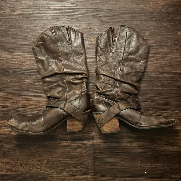 Matisse Western Inspired Ankle Buckle Boots - Size 8 - Picture 2 of 5